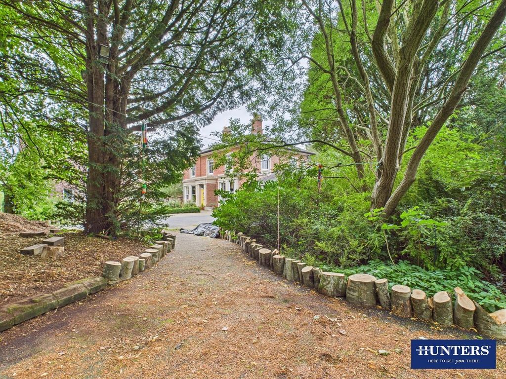 Property photo 3 of 34