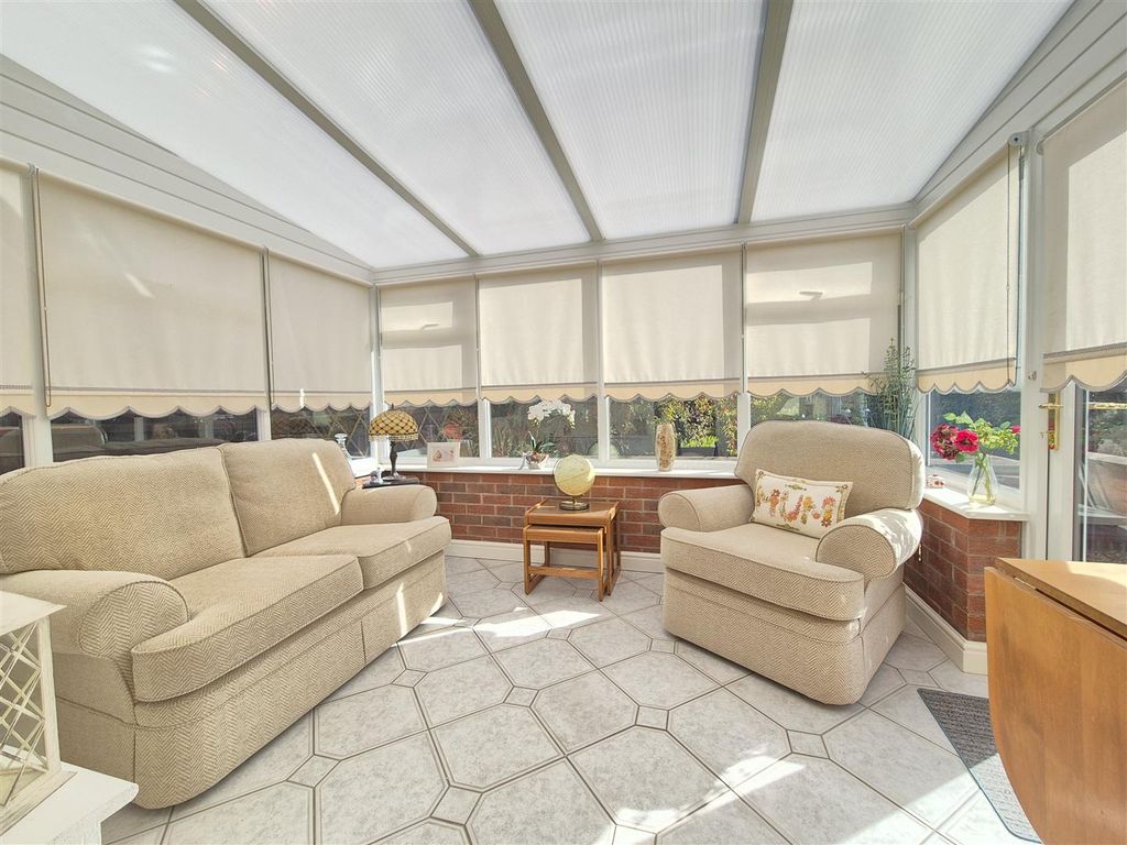 Property photo 3 of 17 Conservatory