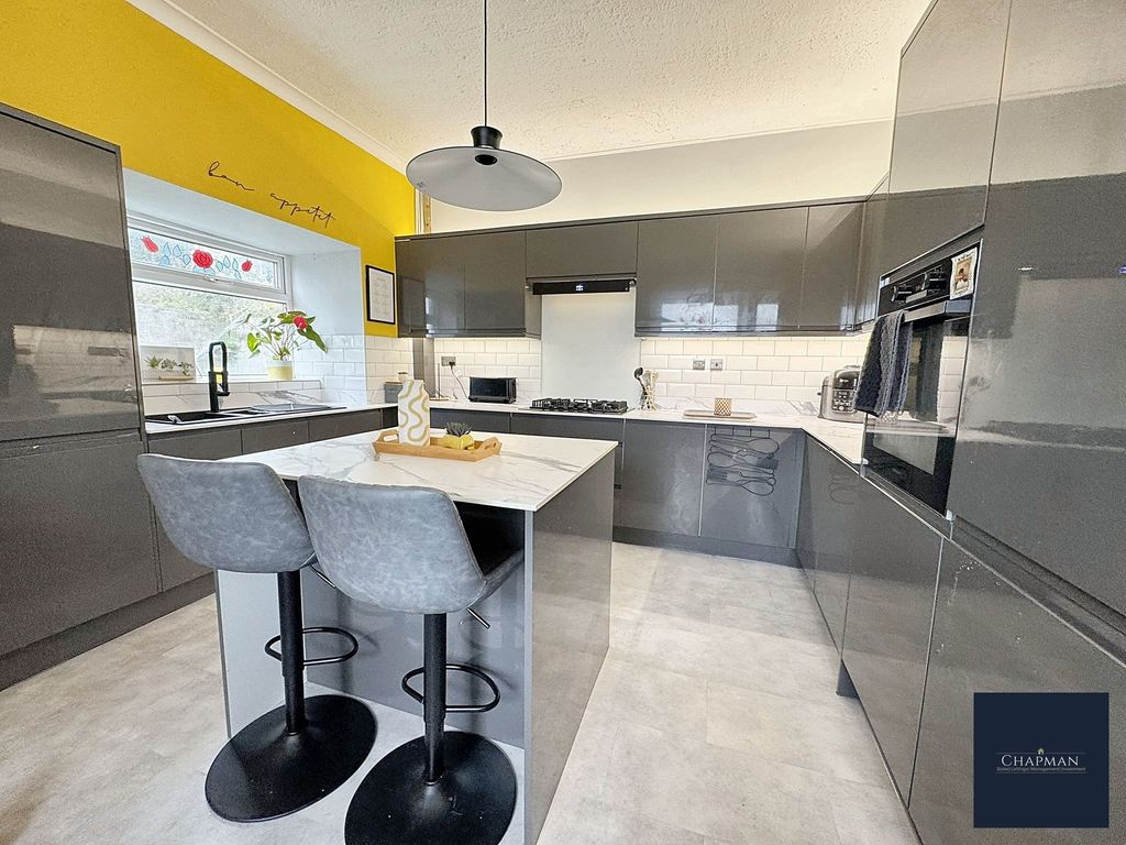 Property photo 3 of 26