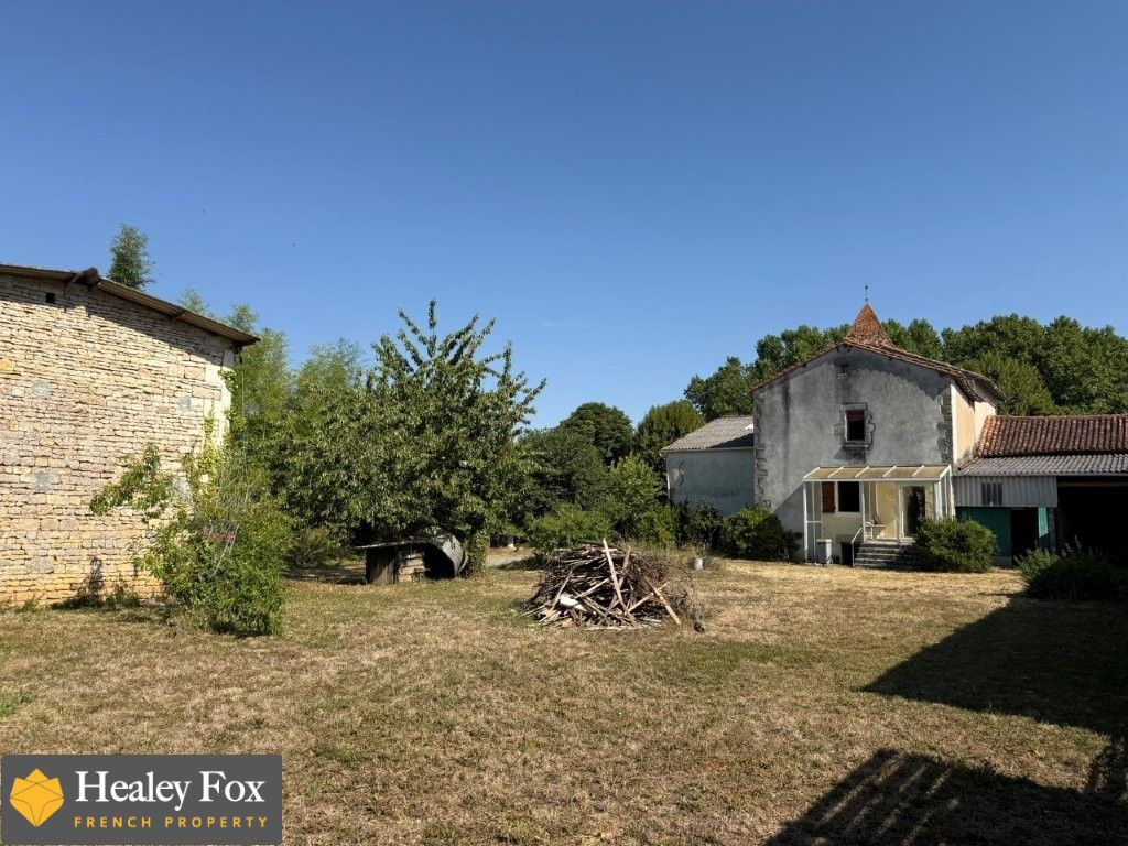 Property photo 3 of 26 2_Houses_For_Sale_In_Charente_3_6A52610d65Bd0