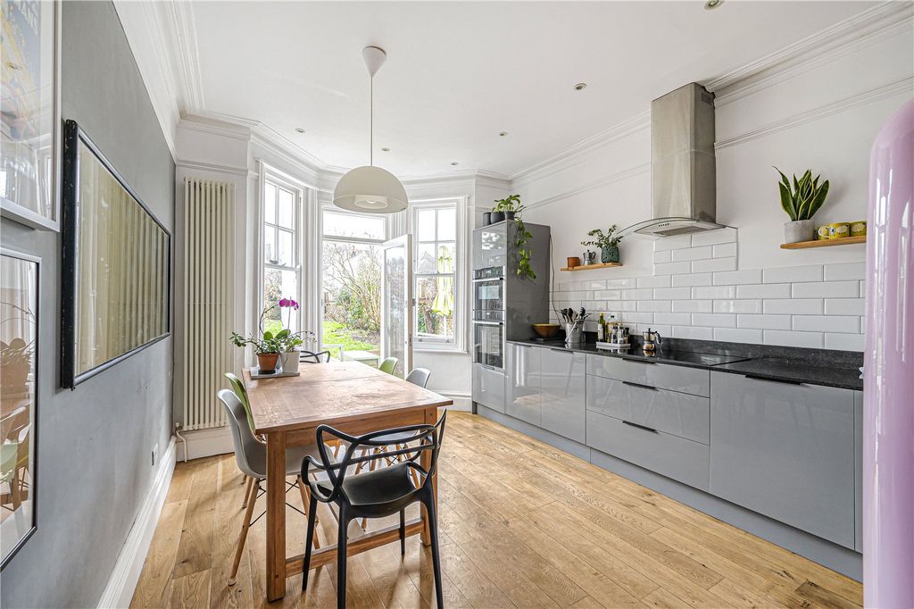 Property photo 3 of 32 Picture No. 19