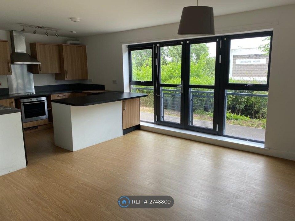 Property photo 1 of 27