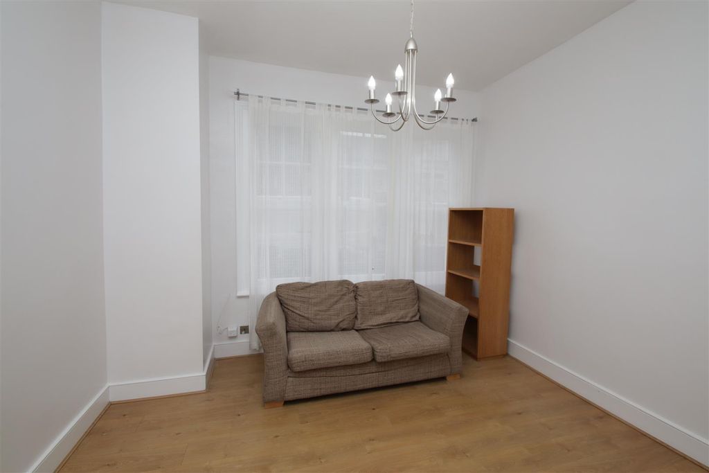 Property photo 3 of 9 Living Room
