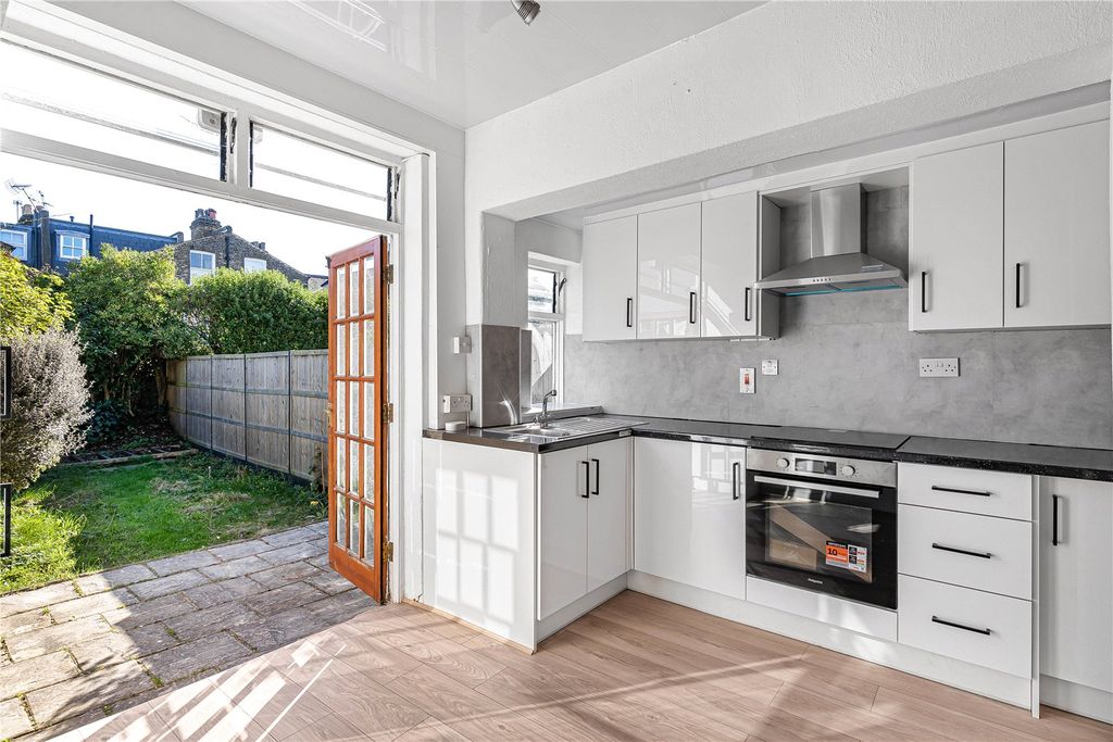 Property photo 1 of 17 Kitchen