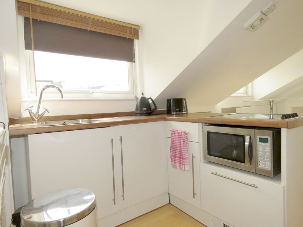 Property photo 3 of 5 Studio