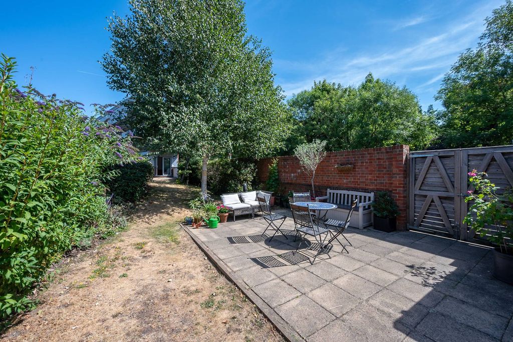 Property photo 3 of 11