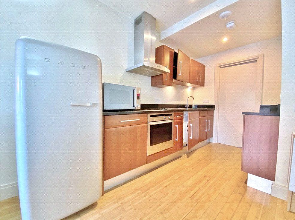 Property photo 3 of 6 Kitchen