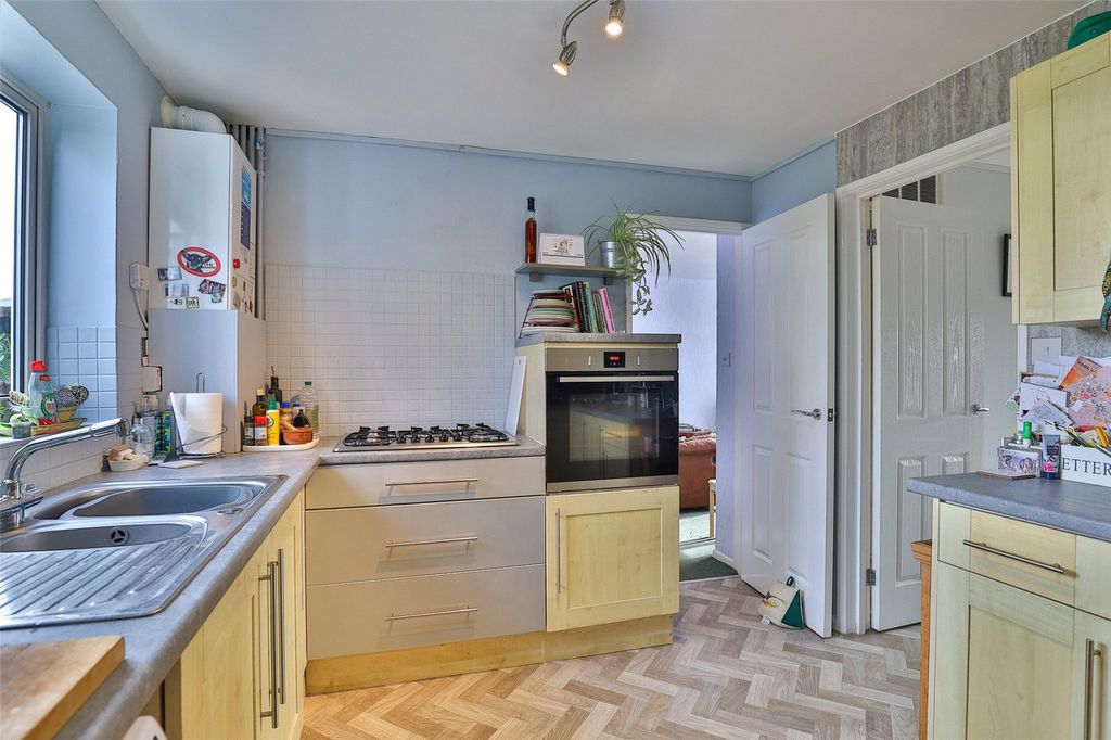 Property photo 2 of 18 Picture No. 14