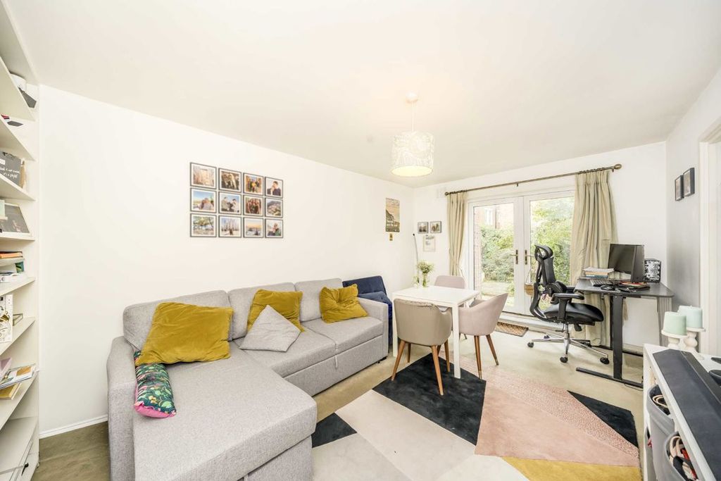 Property photo 2 of 5