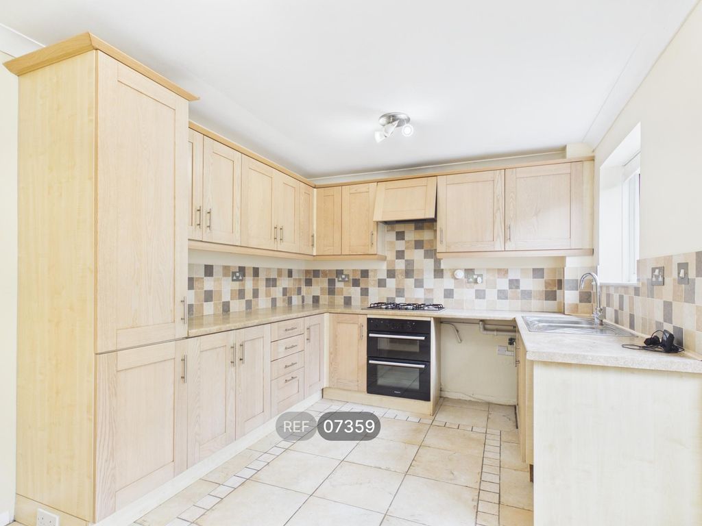 Property photo 2 of 13 Kitchen / Breakfast Room