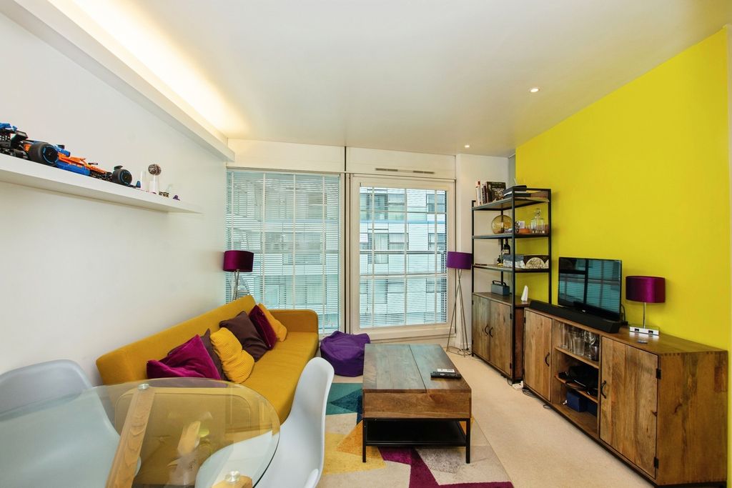 Property photo 3 of 20 Pbox-Img.Jpg