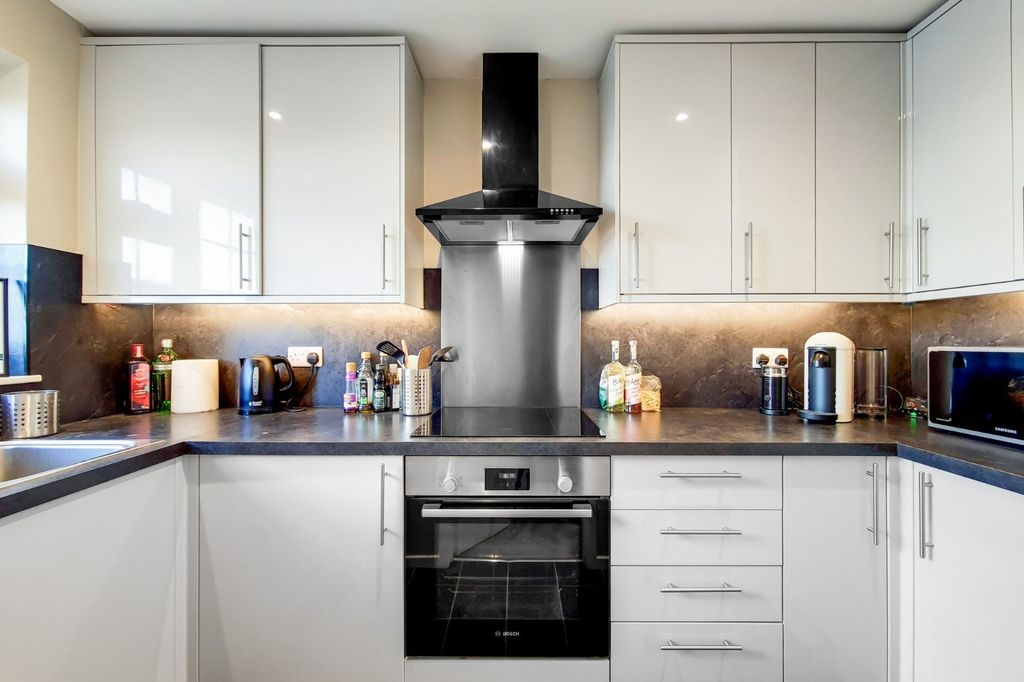 Property photo 3 of 9 Picture No. 15