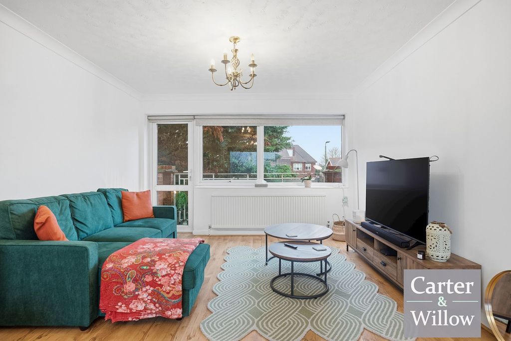 Property photo 2 of 14