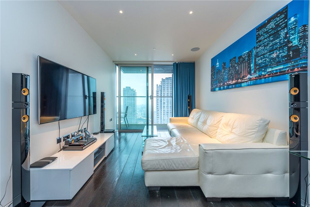 Property photo 1 of 11 Reception