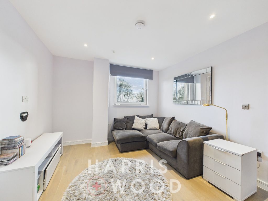 Property photo 2 of 9 4799712