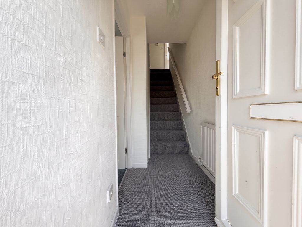 Property photo 2 of 12 Entrance Hall