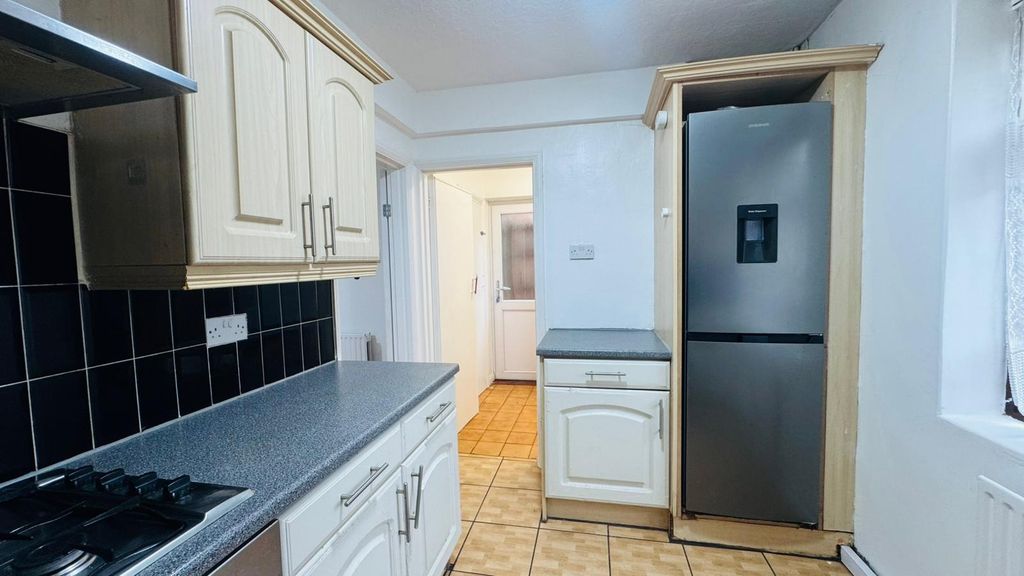 Property photo 1 of 5