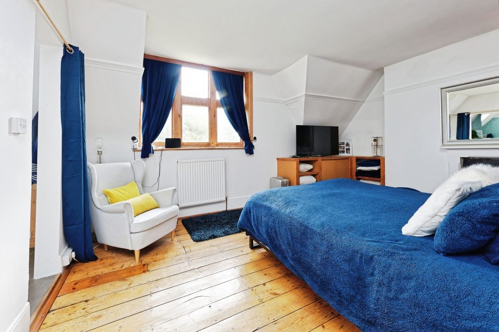 Property photo 2 of 16 Pbox-Img.Jpg