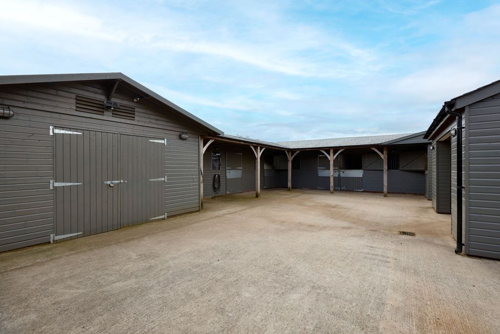 Additional image 43 of 5 bed detached house for saleStainborough Fold Farm, Hood Green S75