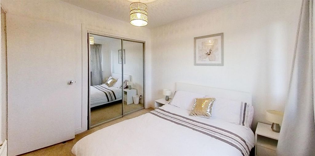 Property photo 2 of 12 Barbican-Road-W12-Bedroom(5).Jpg