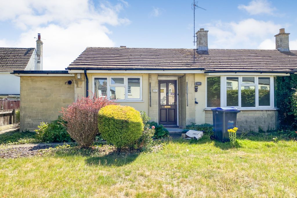 Property photo 1 of 13 54 High Street, Purton, Swindon, Wiltshire, Sn5 4Bb