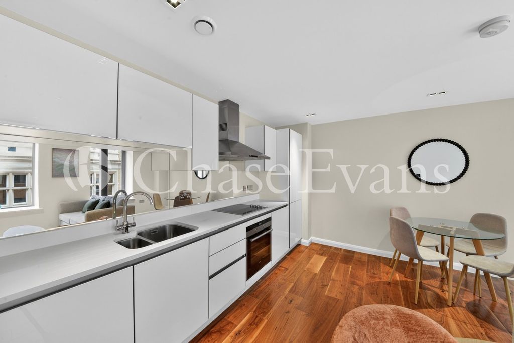 Property photo 3 of 11 Kitchen