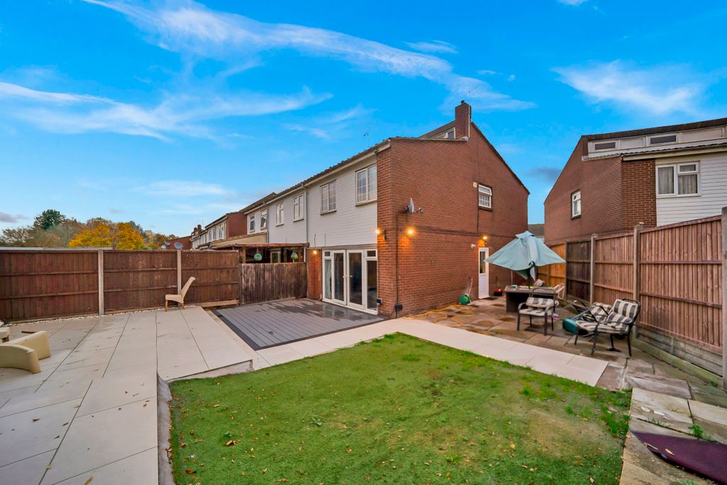 Property photo 2 of 23