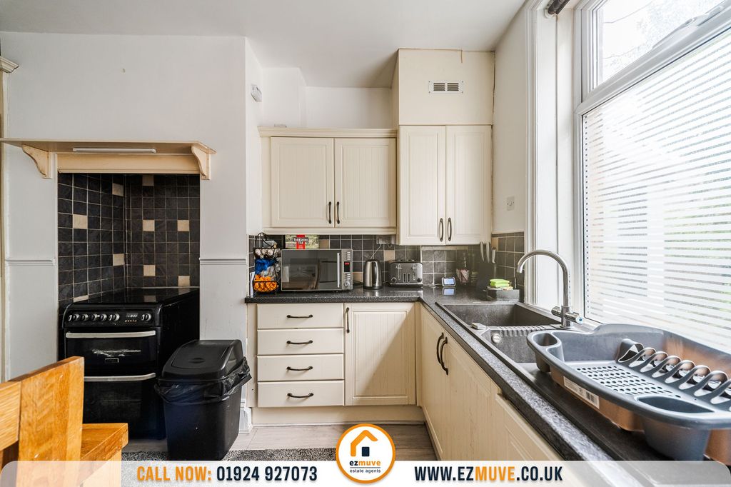 Property photo 2 of 26
