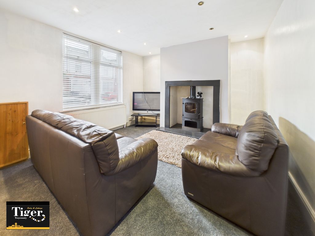 Property photo 2 of 8 Cam02176G0-Pr0775-Still001