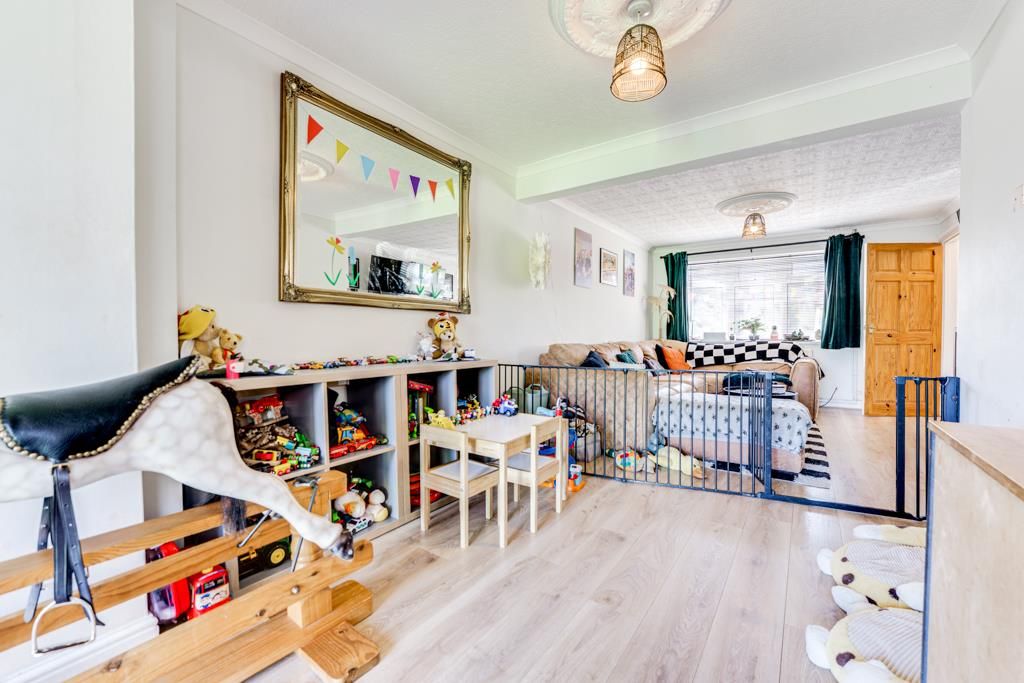 Property photo 3 of 31 1 Church Road, Pytchley-13.Jpg