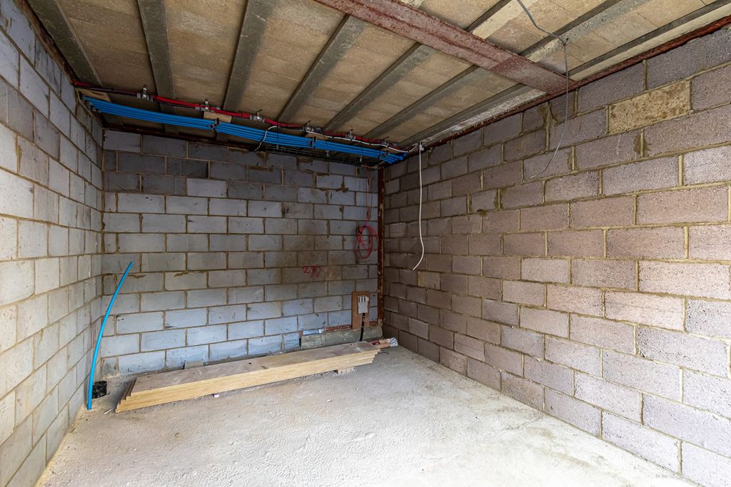 Property photo 2 of 3