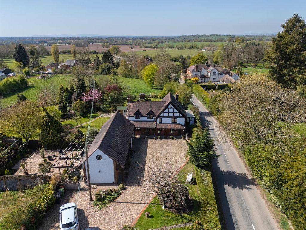 Property photo 2 of 31