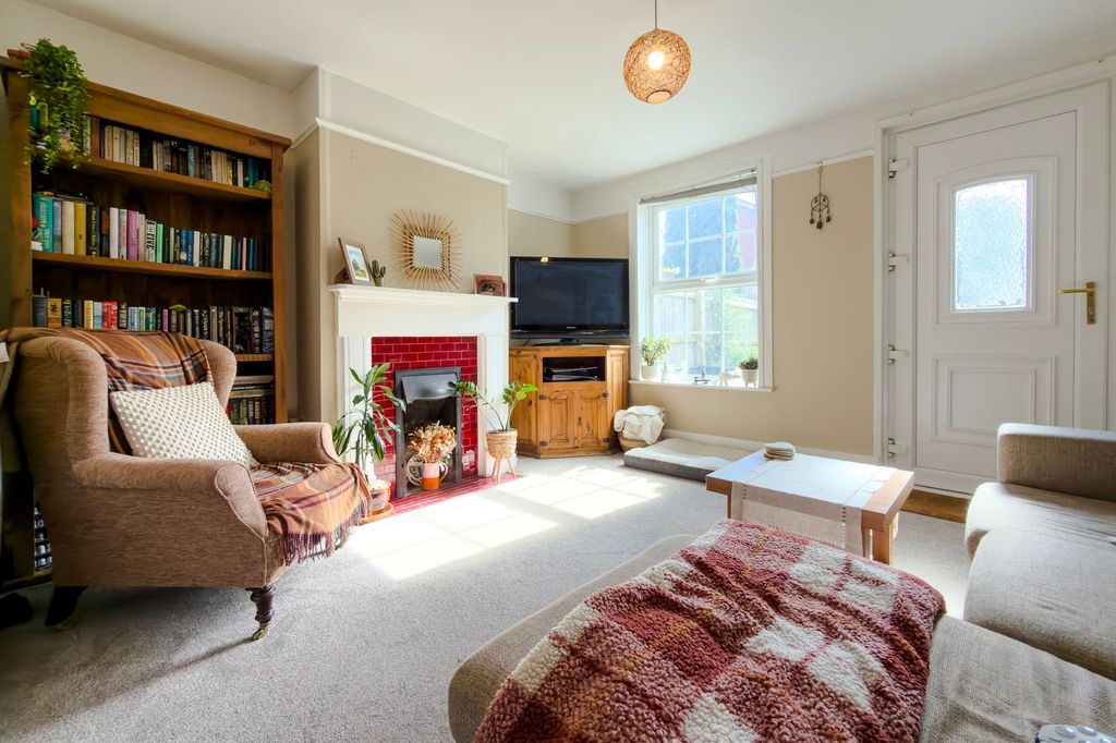 Property photo 2 of 13