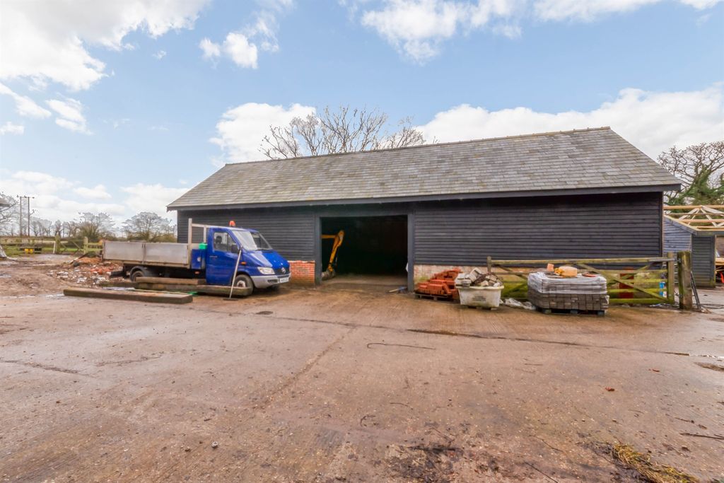 Property photo 2 of 19 Barn