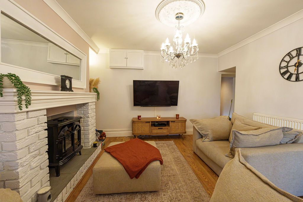 Property photo 3 of 47