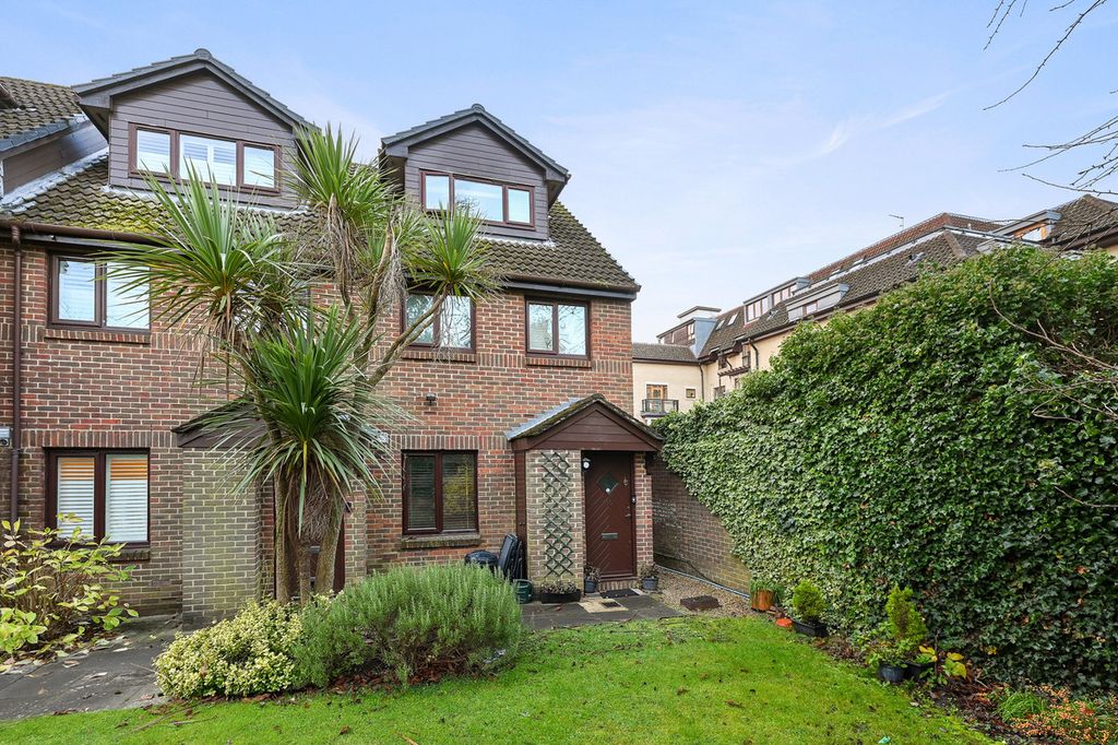 Property photo 1 of 31