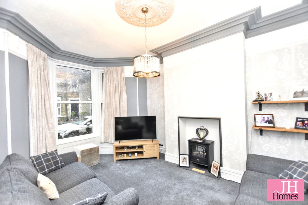 Property photo 2 of 19