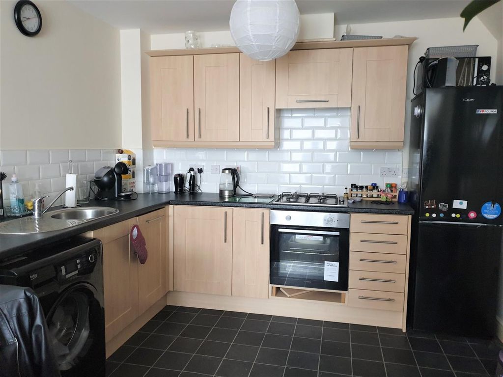 Property photo 2 of 11