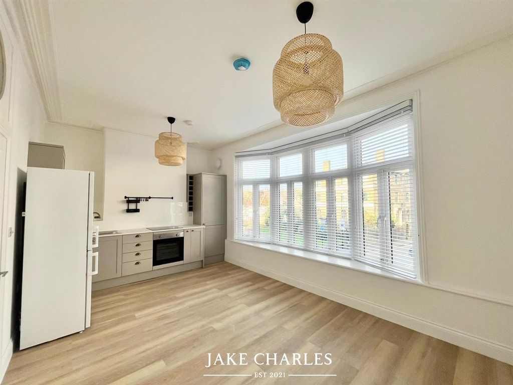 Property photo 1 of 11 77F1Fb40-A049-4Dd0-8879-ee04178d01F3.Jpg