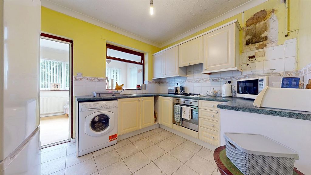 Property photo 3 of 18 Rookery Drive Kitchen