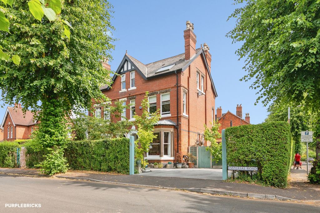 Property photo 1 of 37