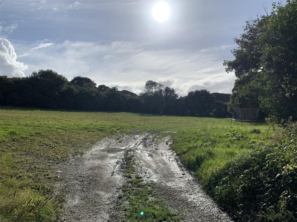 Property photo 1 of 6