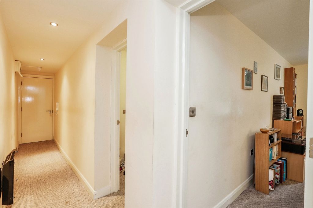 Property photo 3 of 12 Image