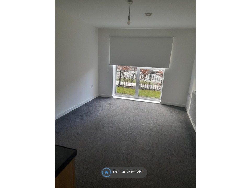 Property photo 3 of 6 Living Area