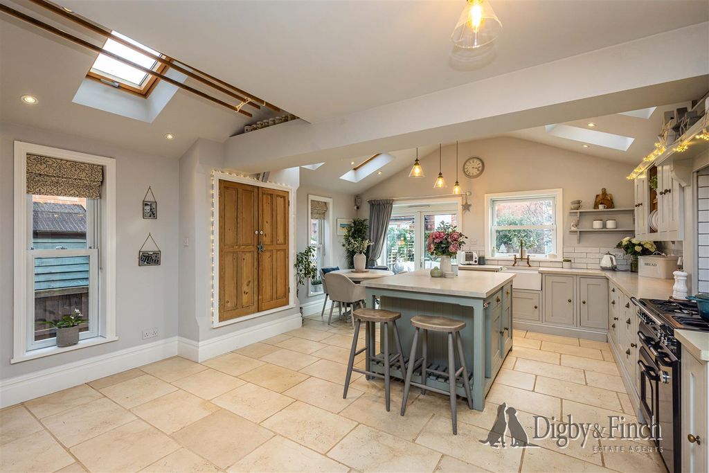 Property photo 1 of 30