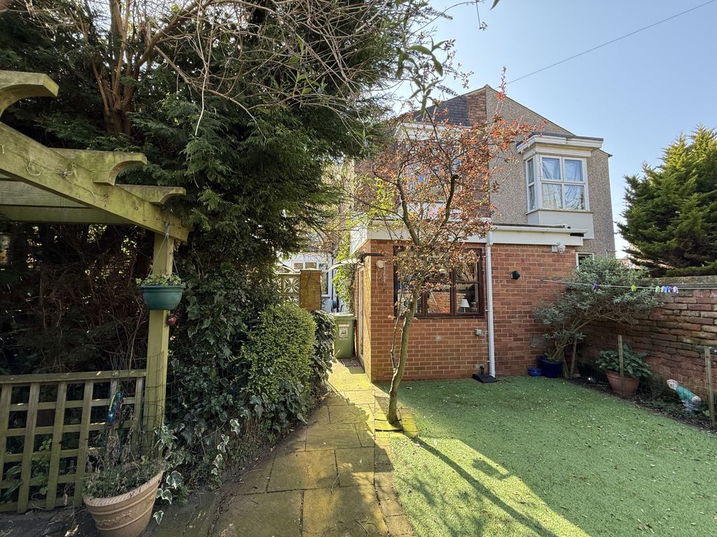 Property photo 2 of 20 Img_7808