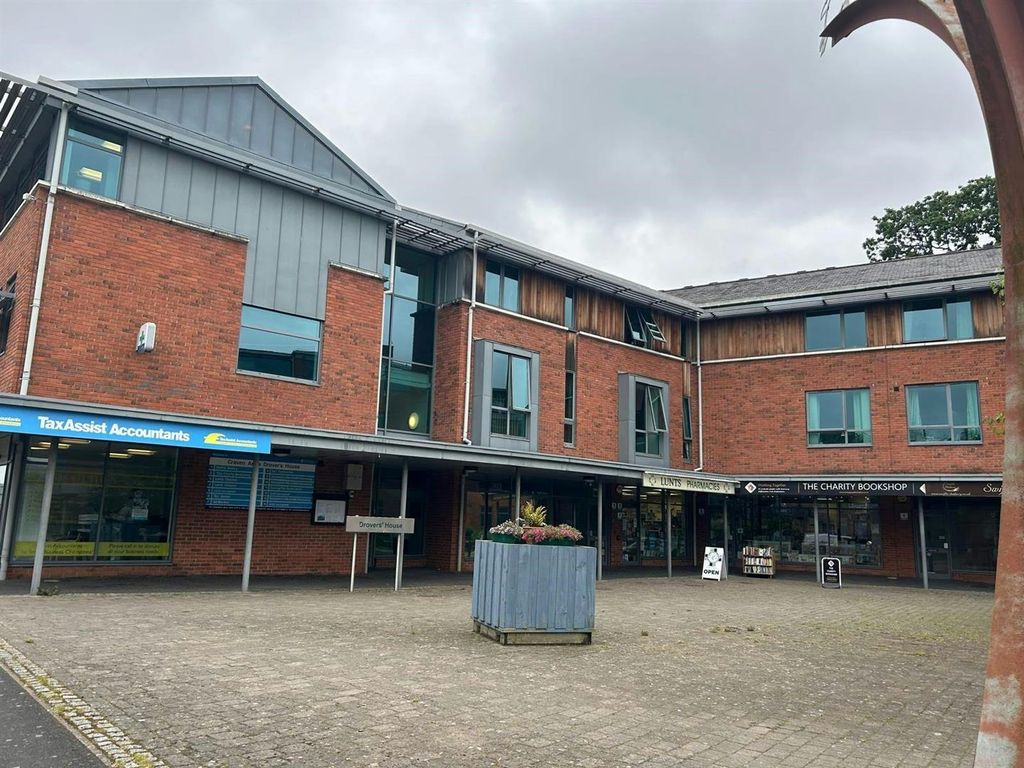 Property photo 1 of 15 External