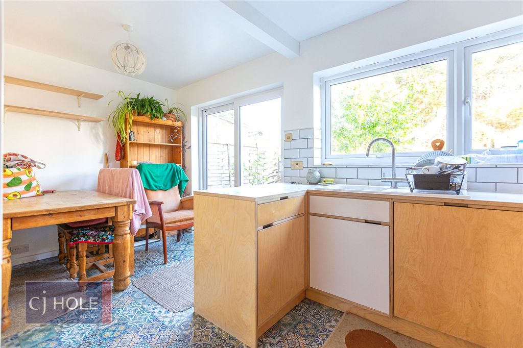 Property photo 1 of 14 Picture No. 16