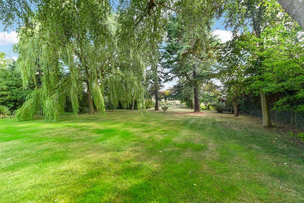 Property photo 3 of 33
