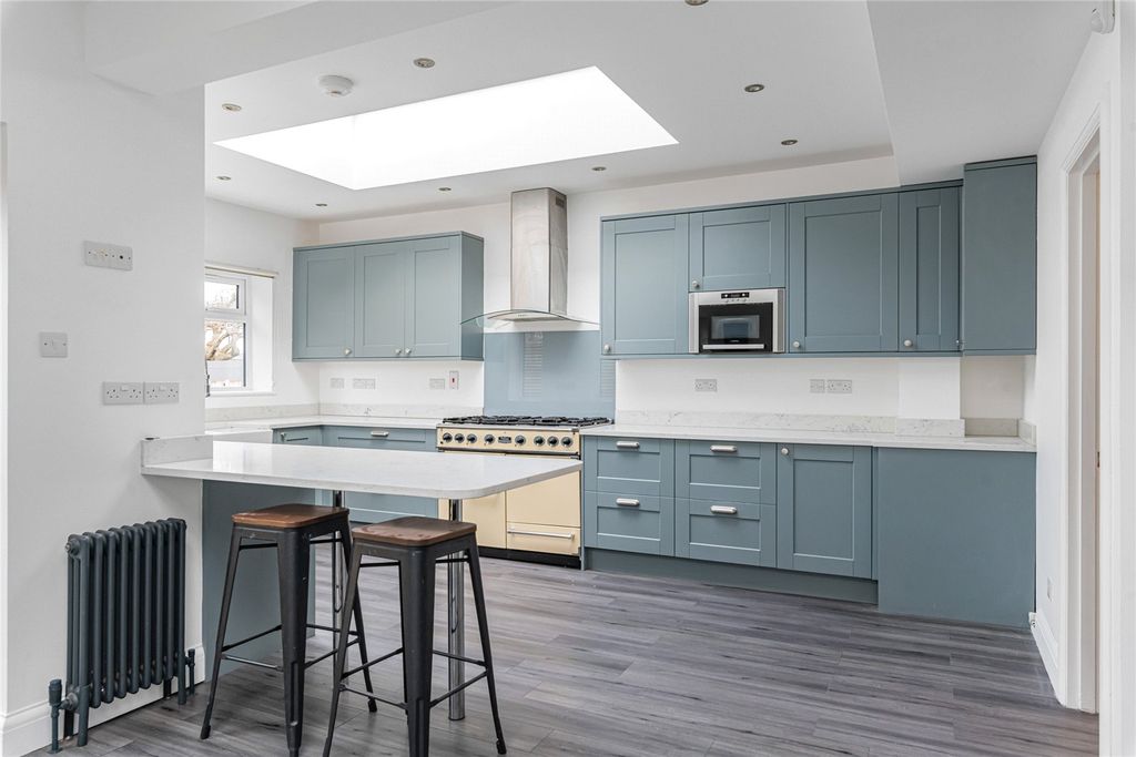 Property photo 2 of 22 Kitchen